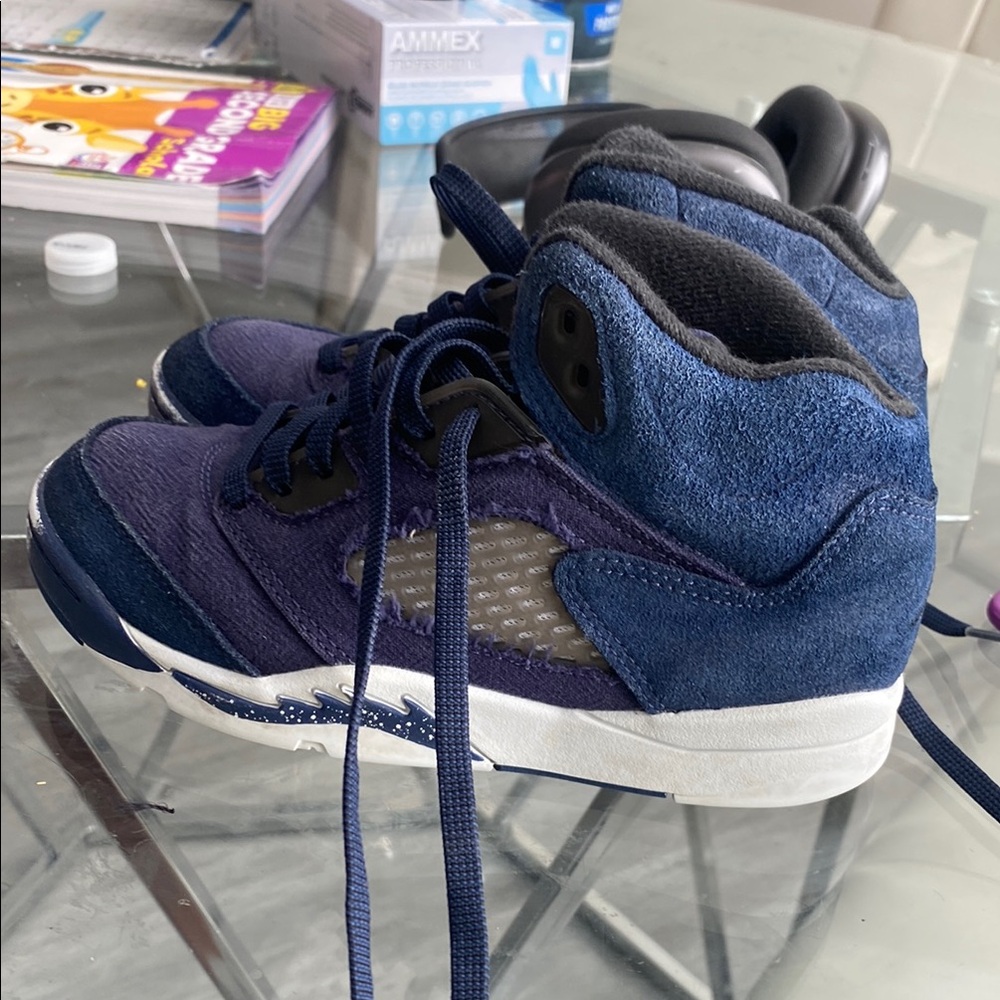 Navy blue Jordan’s for kids size 1.5
